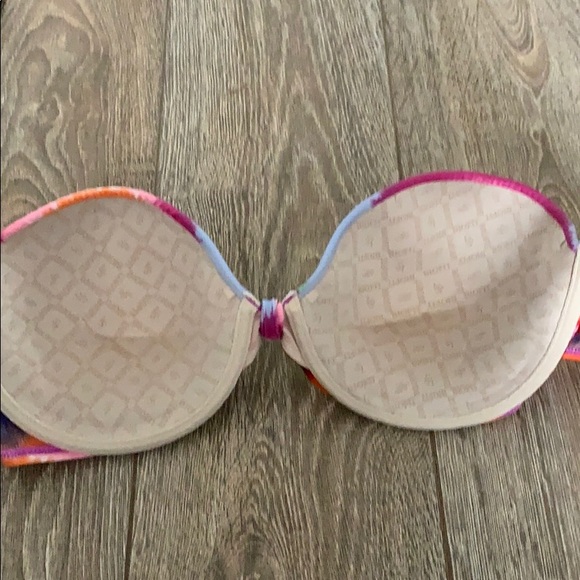 Victoria’s Secret biofit bathing suit top - Picture 3 of 4